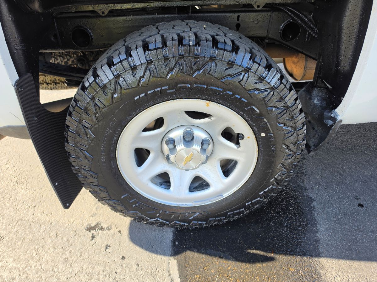 Chevrolet Silverado photo 18