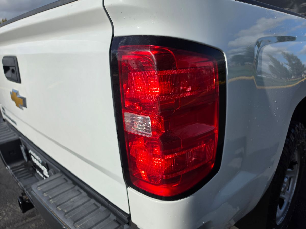 Chevrolet Silverado photo 20