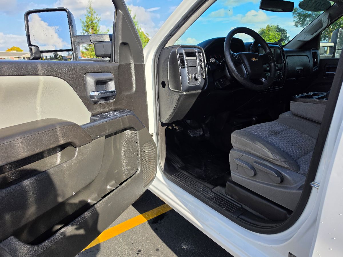 Chevrolet Silverado photo 28