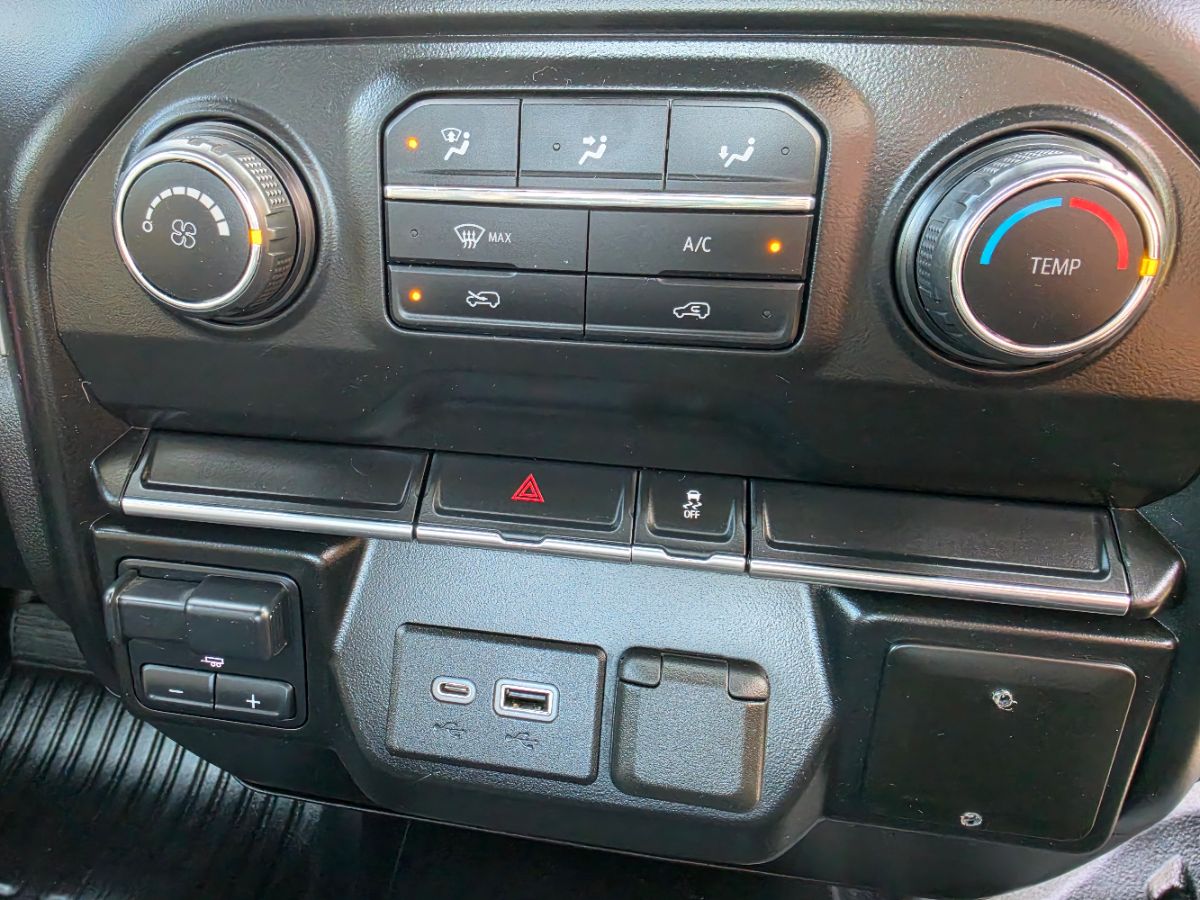 Chevrolet Silverado photo 12