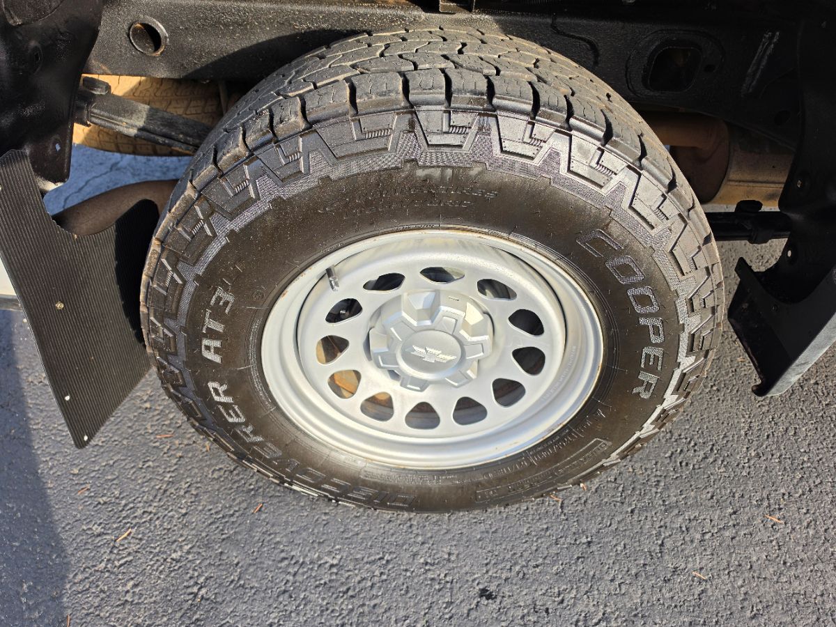 Chevrolet Silverado photo 19