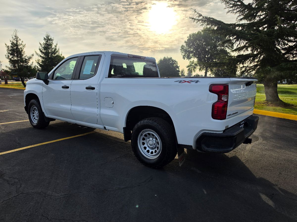 Chevrolet Silverado photo 24