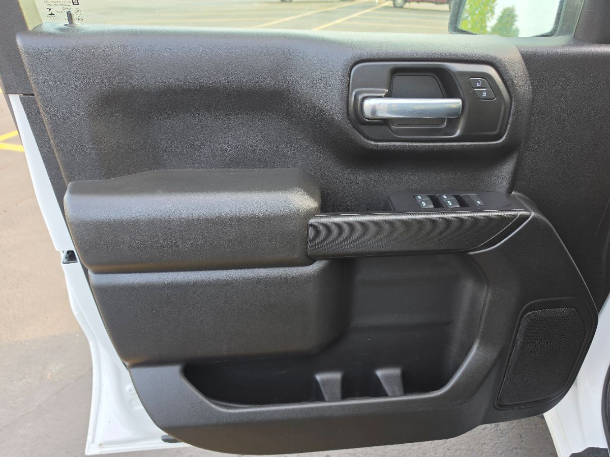 Chevrolet Silverado photo 30