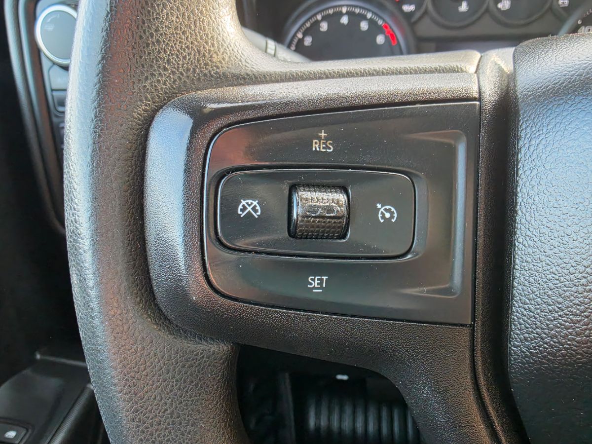 Chevrolet Silverado photo 32