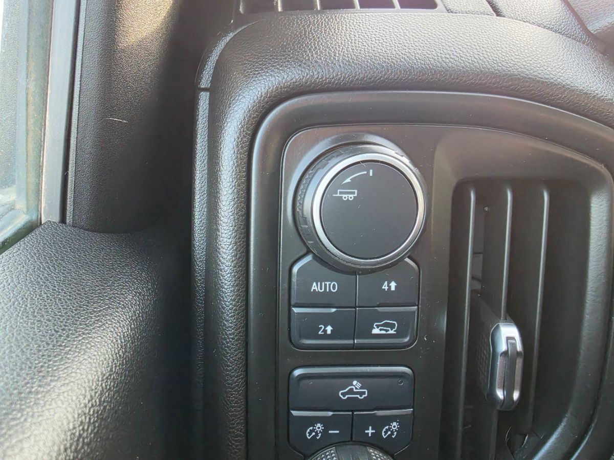 Chevrolet Silverado photo 33