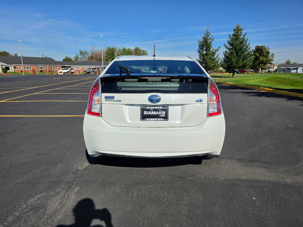 Photo 21 of this Toyota Prius