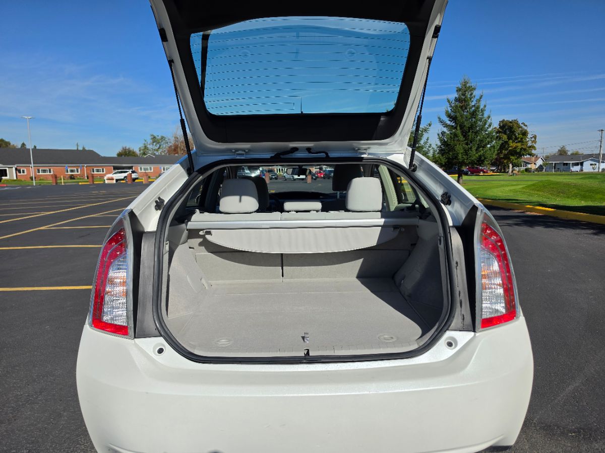 Photo 22 of this Toyota Prius