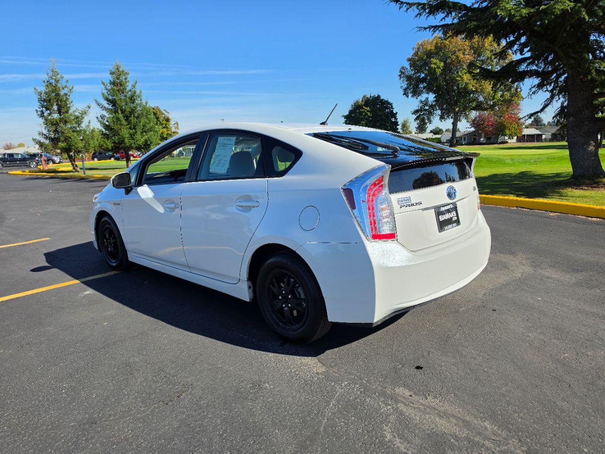 Photo 24 of this Toyota Prius