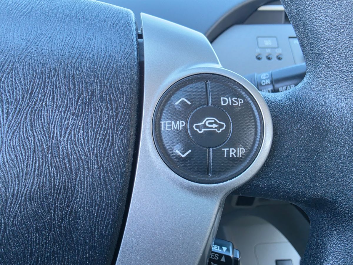 Photo 35 of this Toyota Prius