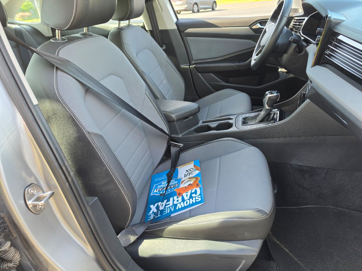 Volkswagen Jetta photo 9