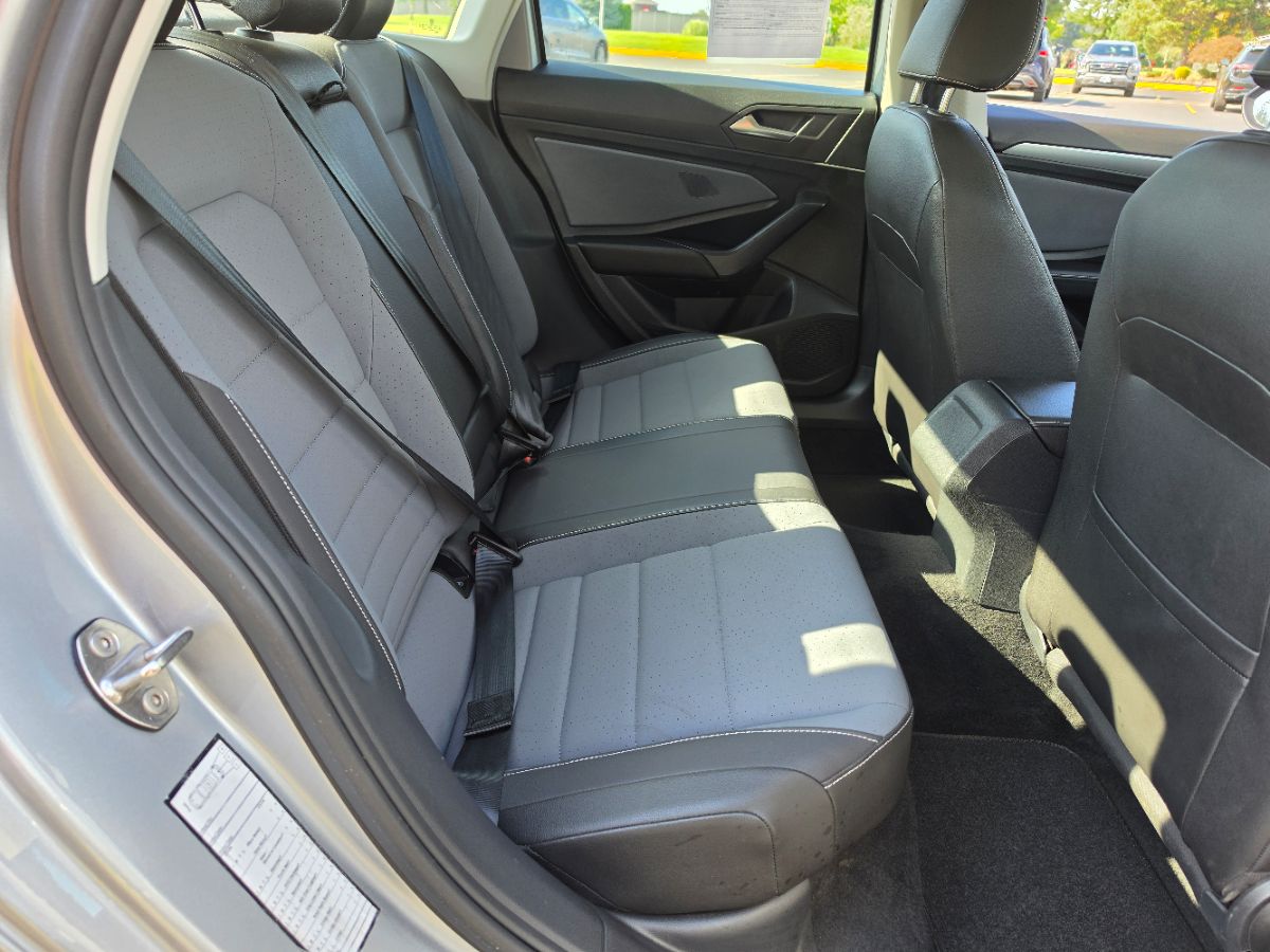 Volkswagen Jetta photo 18