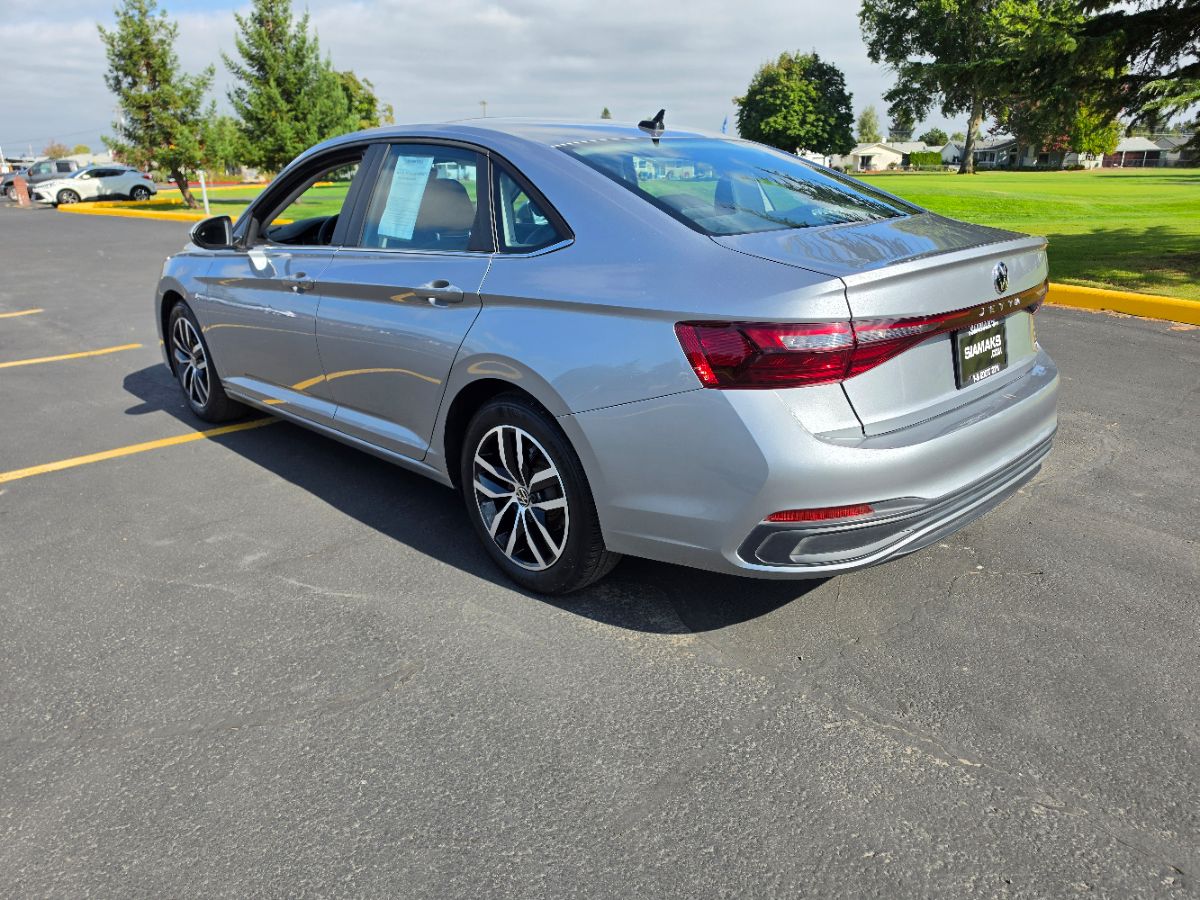 Volkswagen Jetta photo 24