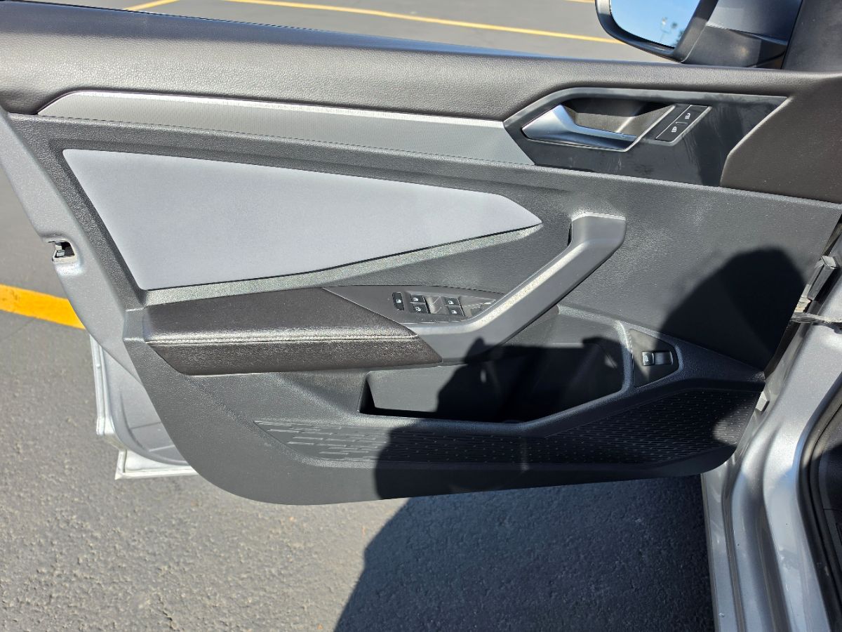 Volkswagen Jetta photo 30