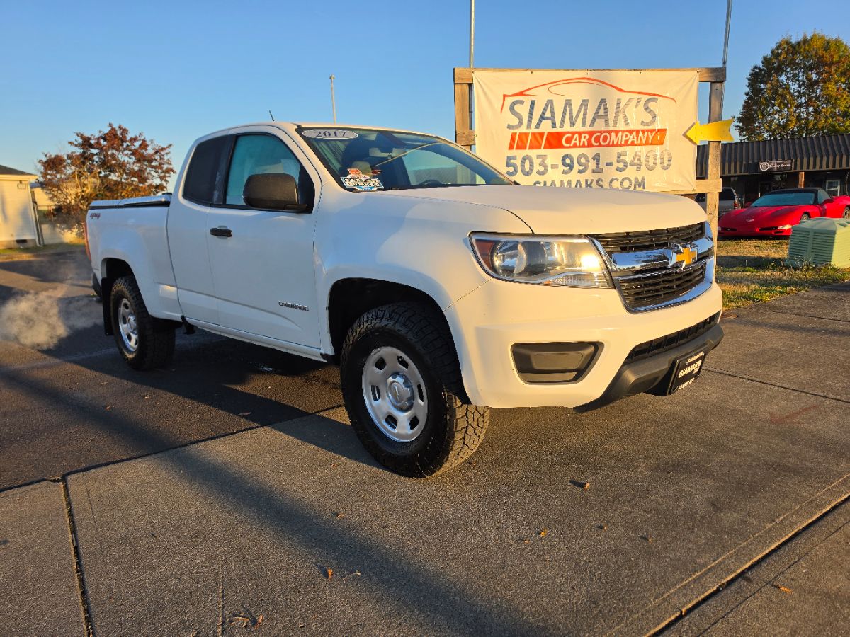 Photo 3 of this Chevrolet Colorado