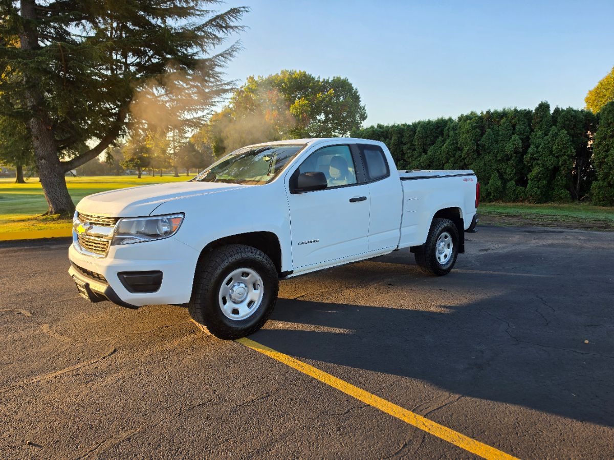 Photo 4 of this Chevrolet Colorado