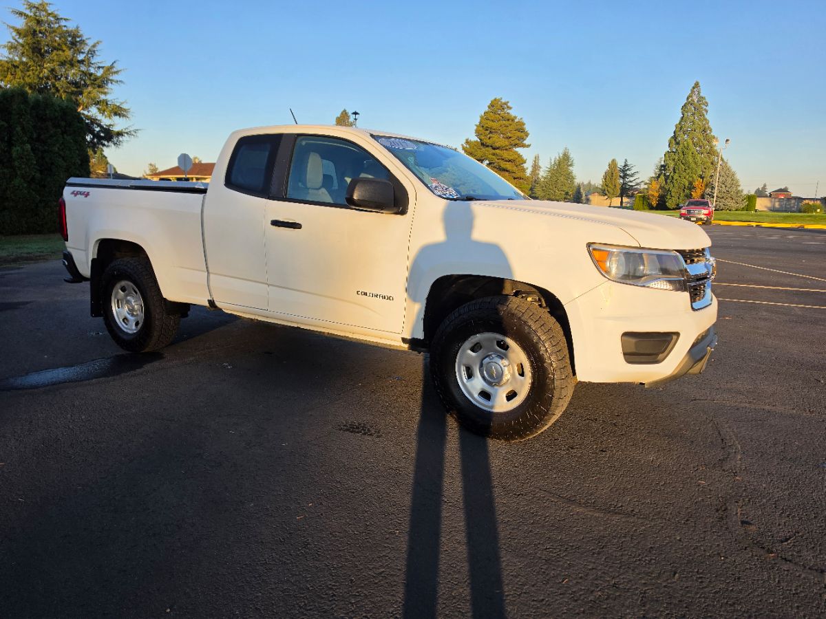 Photo 7 of this Chevrolet Colorado