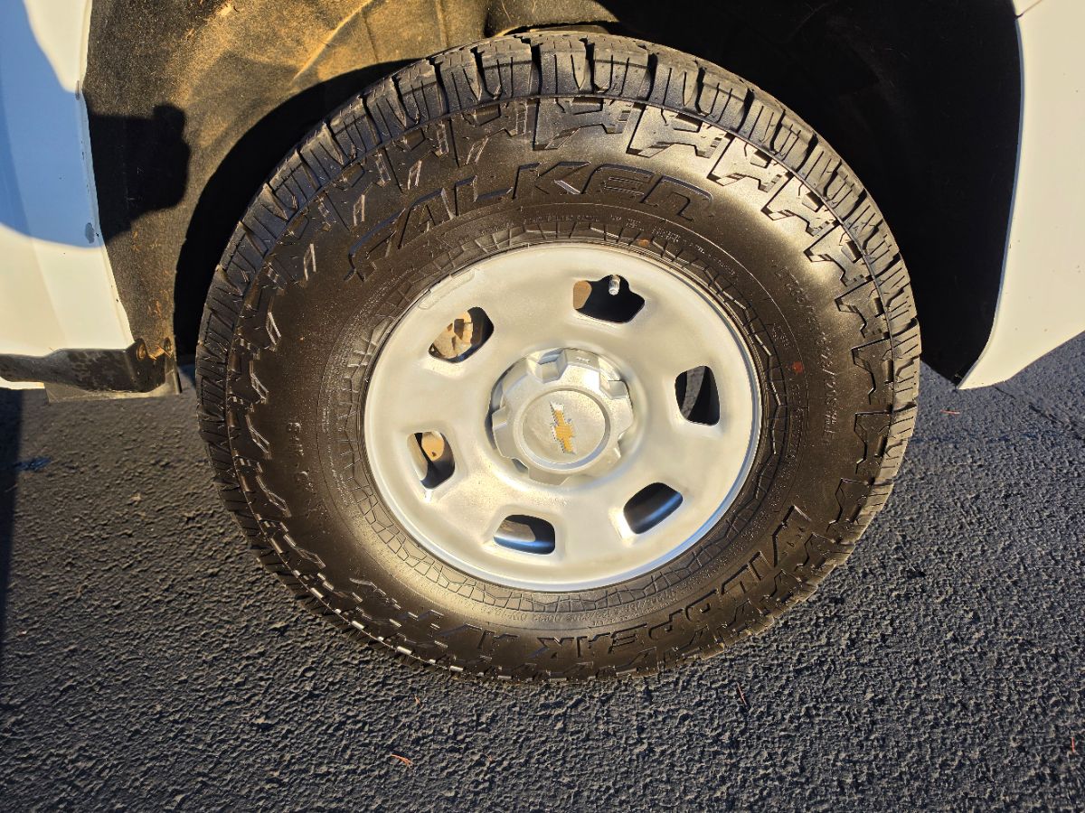 Photo 8 of this Chevrolet Colorado