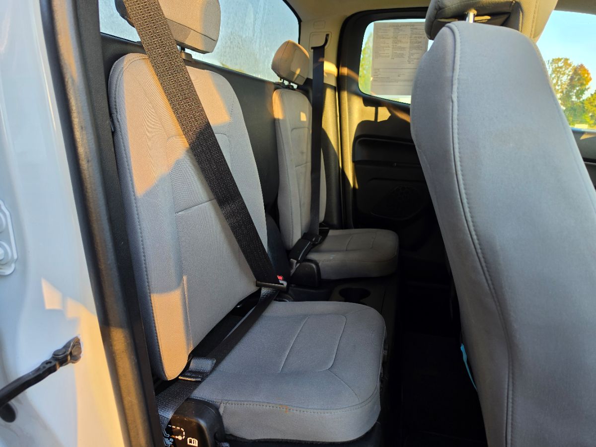Photo 17 of this Chevrolet Colorado