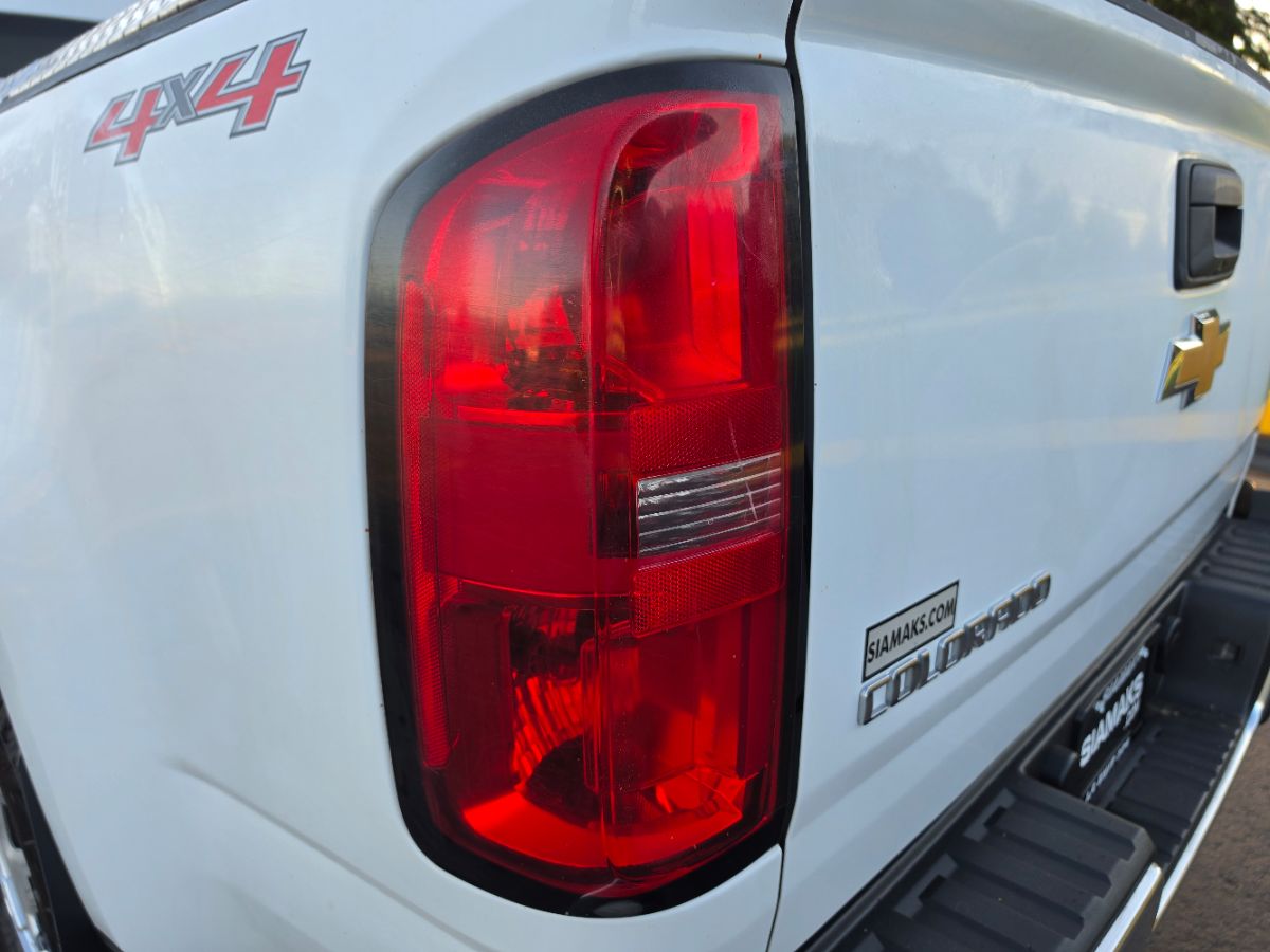 Photo 25 of this Chevrolet Colorado