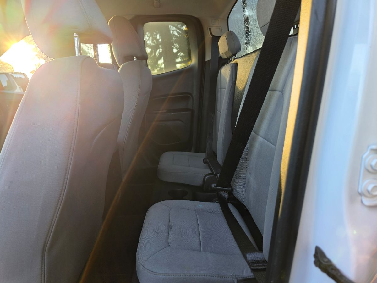 Photo 28 of this Chevrolet Colorado