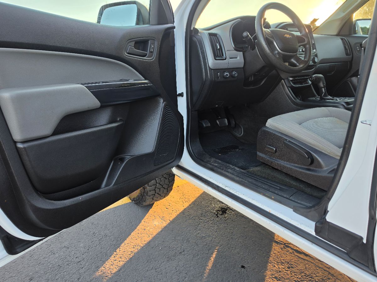 Photo 30 of this Chevrolet Colorado