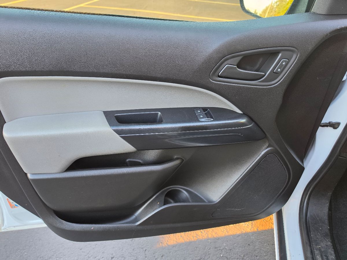 Photo 31 of this Chevrolet Colorado