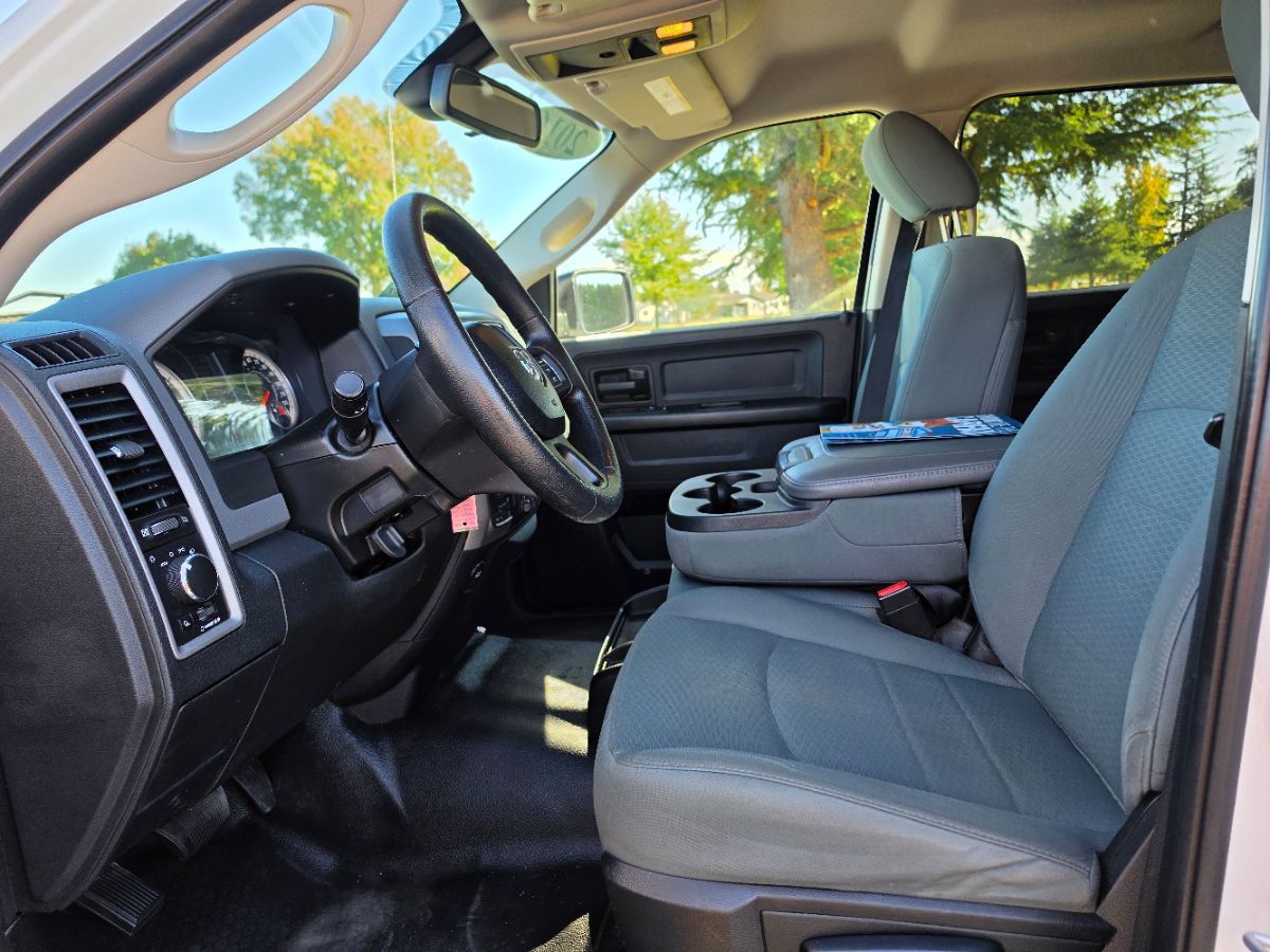 Photo 28 of this Ram 1500