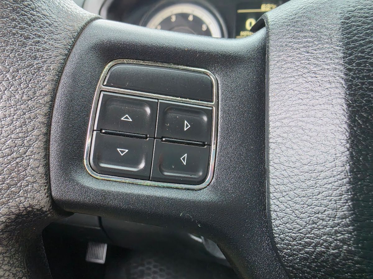 Photo 30 of this Ram 1500