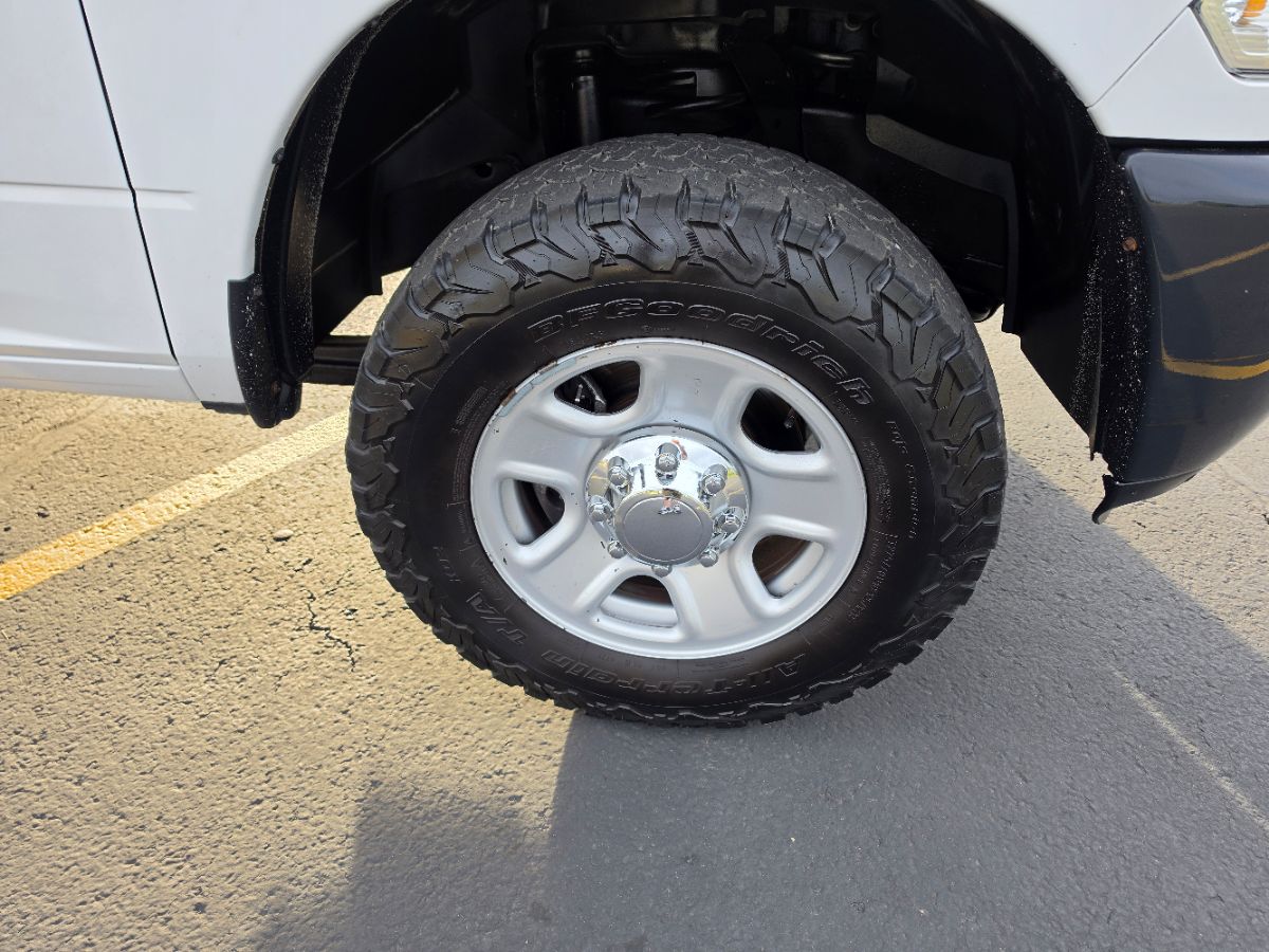 Photo 8 of this Ram 3500
