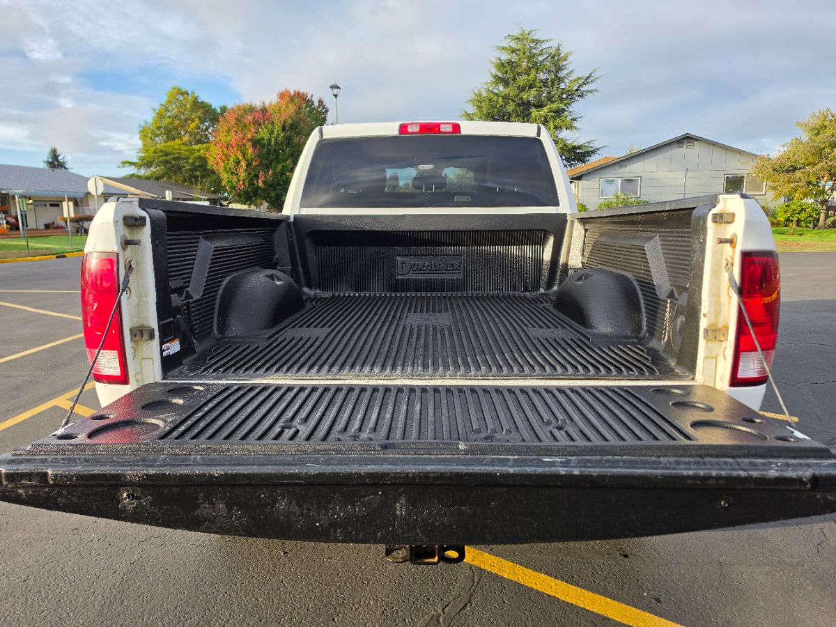 Photo 21 of this Ram 3500