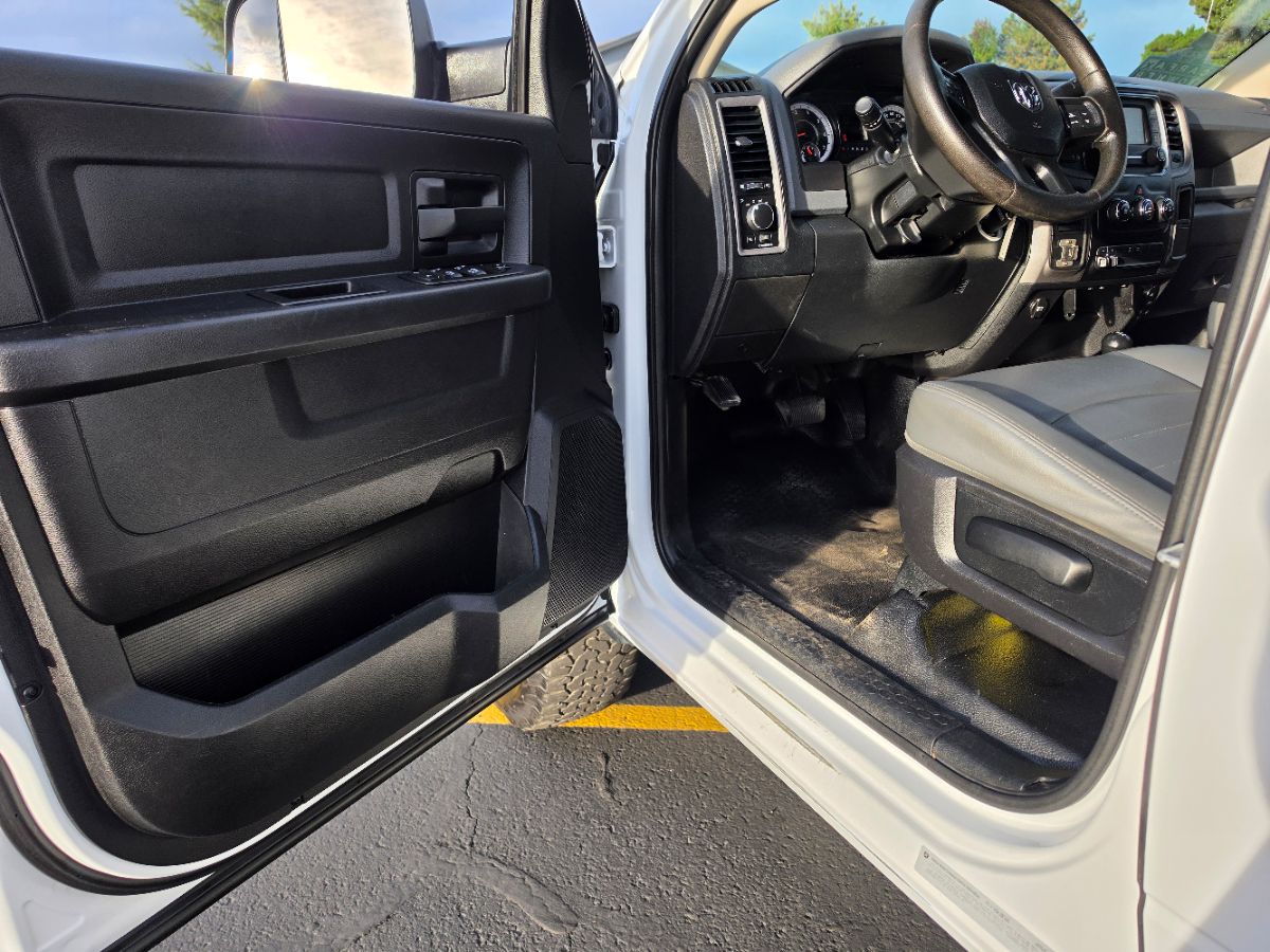Photo 26 of this Ram 3500