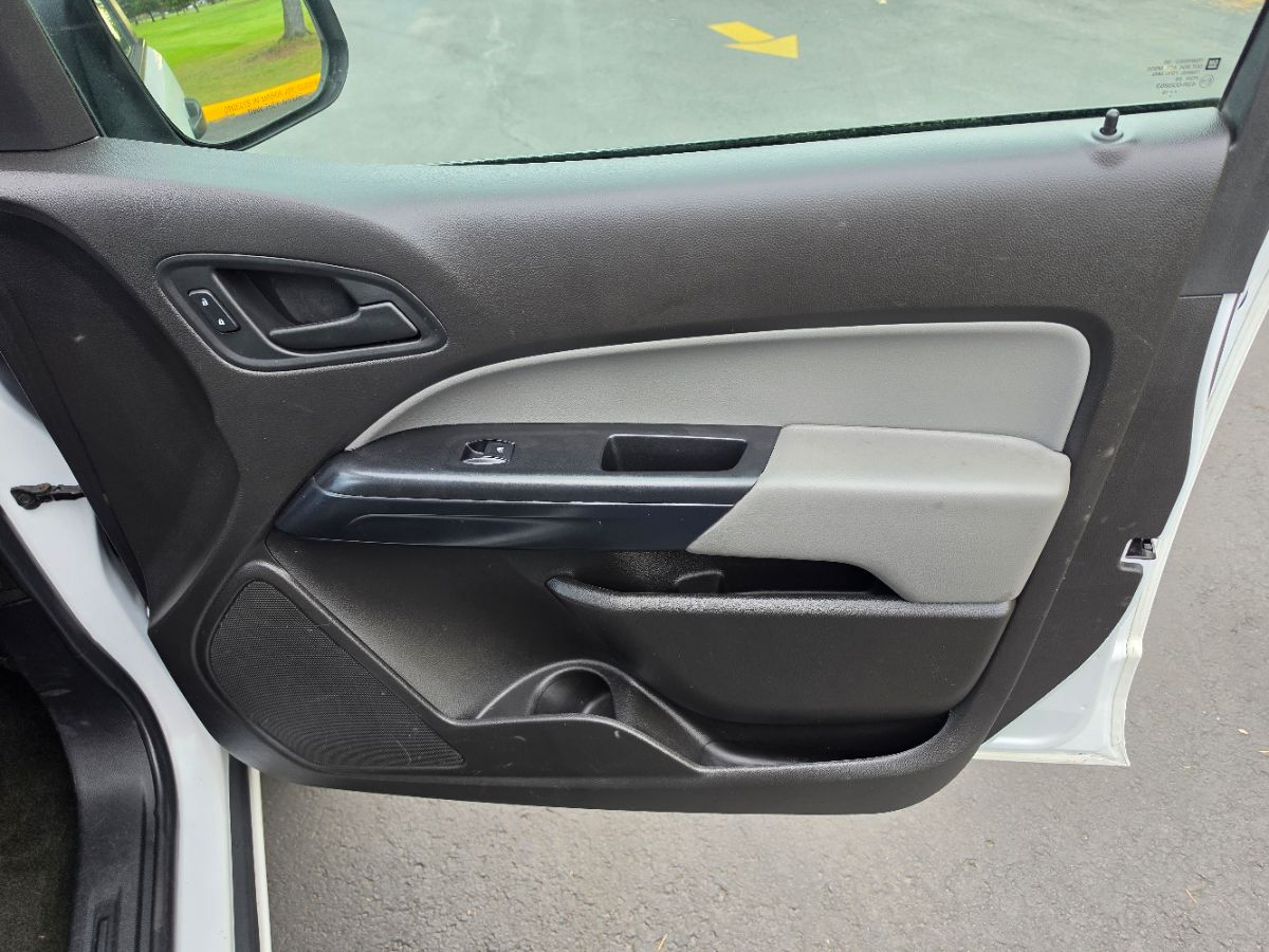 Photo 16 of this Chevrolet Colorado