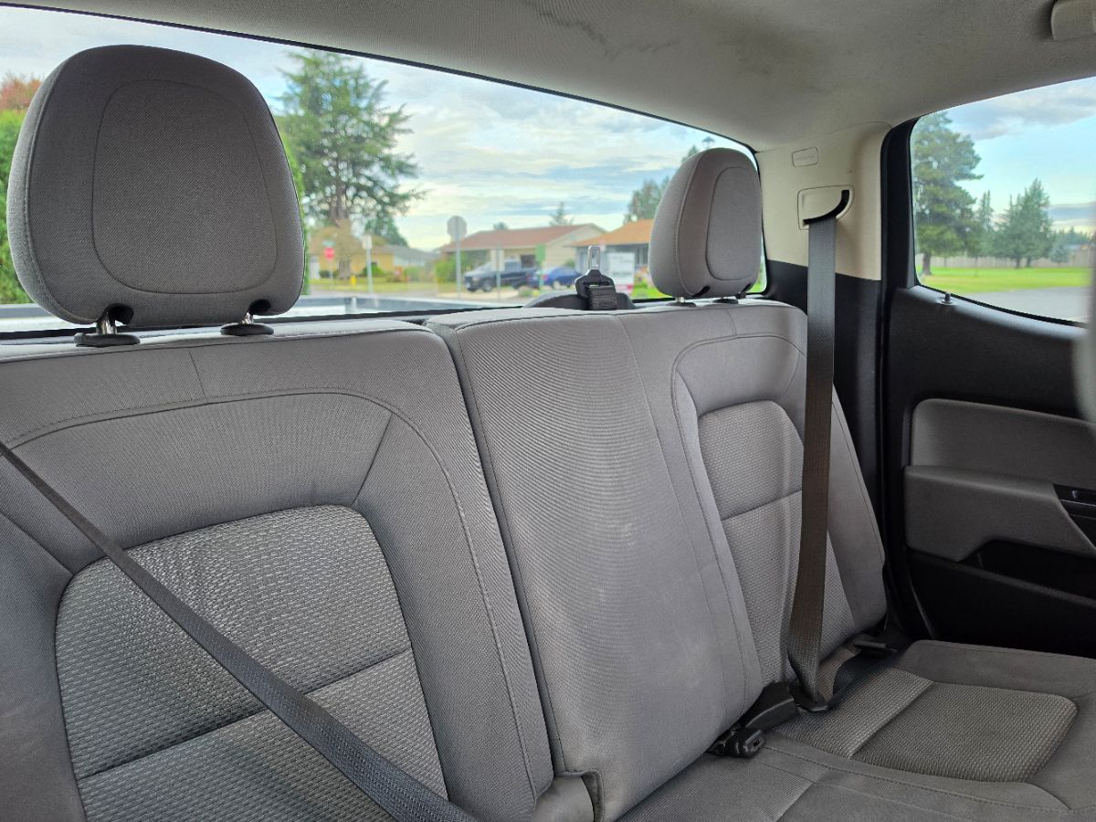 Photo 17 of this Chevrolet Colorado