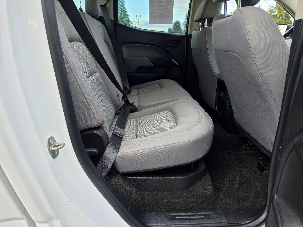 Photo 18 of this Chevrolet Colorado