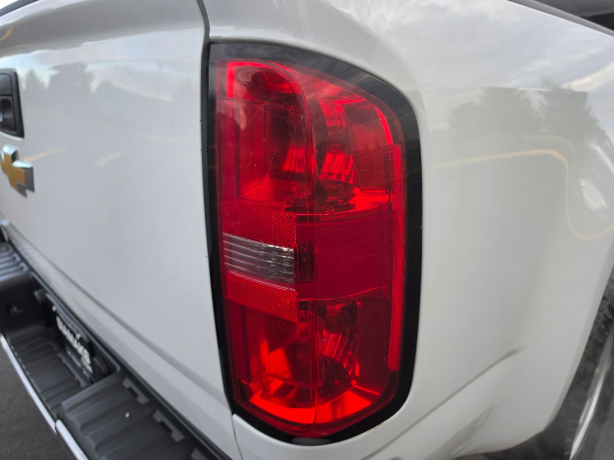 Photo 21 of this Chevrolet Colorado