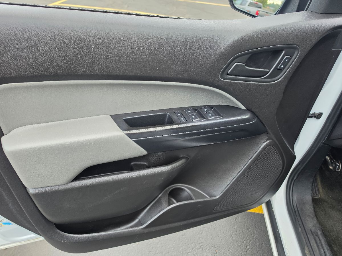 Photo 30 of this Chevrolet Colorado