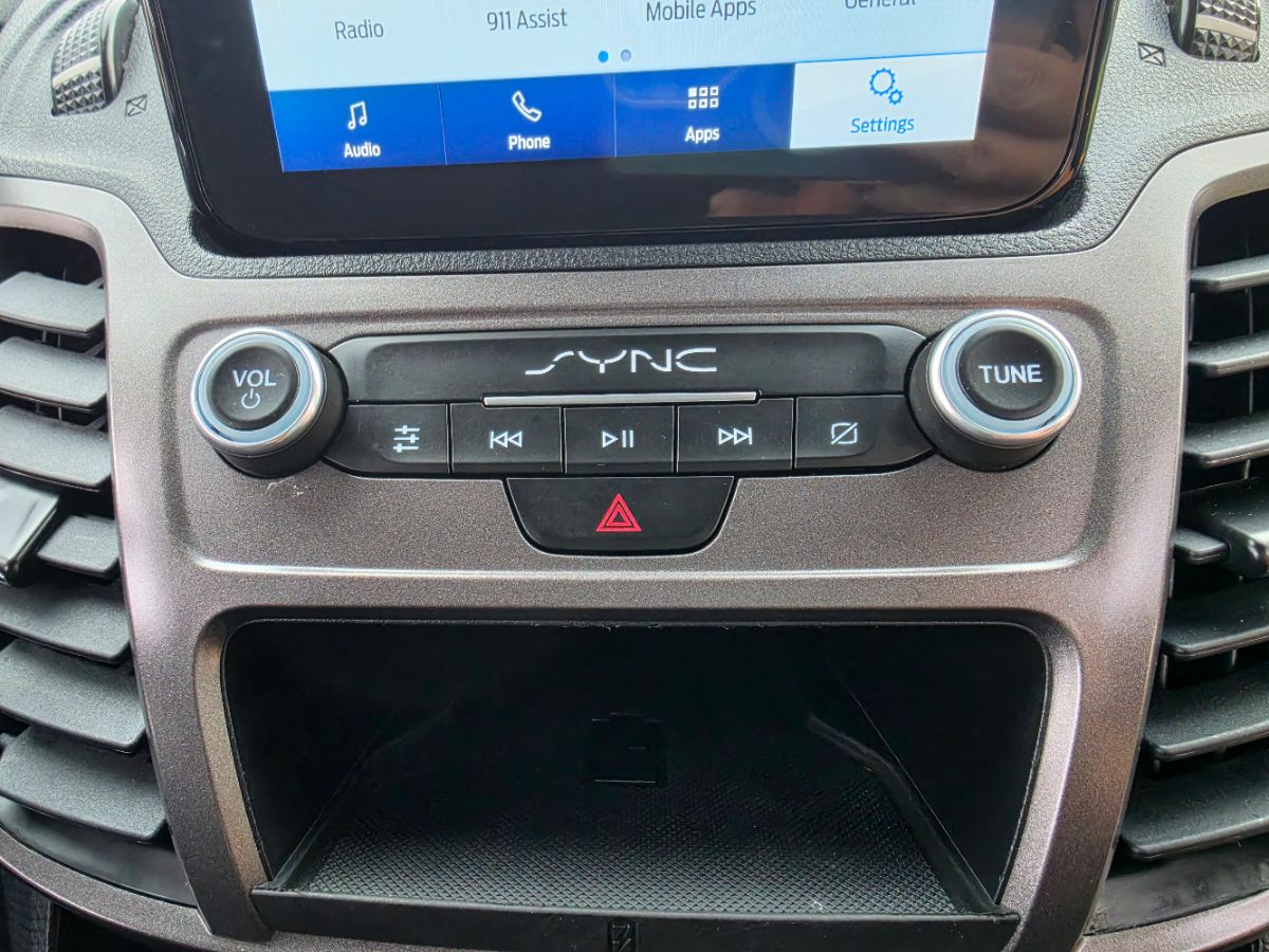 Ford Transit Connect photo 11