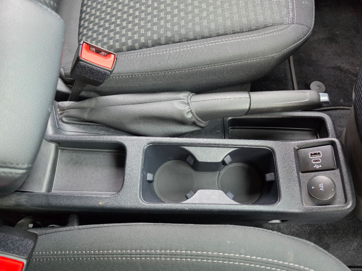 Ford Transit Connect photo 13