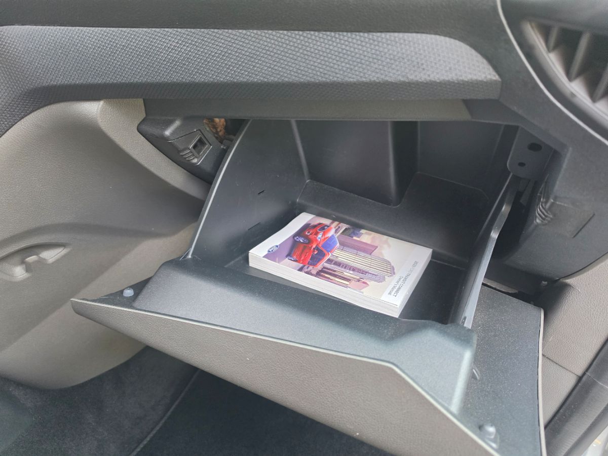 Ford Transit Connect photo 14