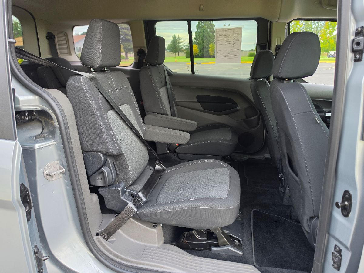 Ford Transit Connect photo 17
