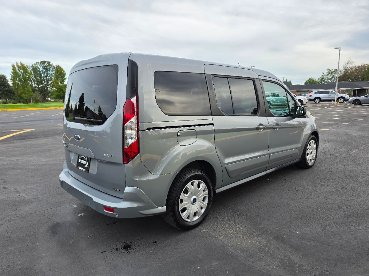 Ford Transit Connect photo 20