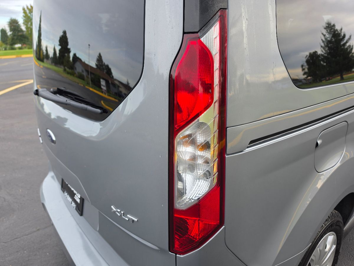 Ford Transit Connect photo 21