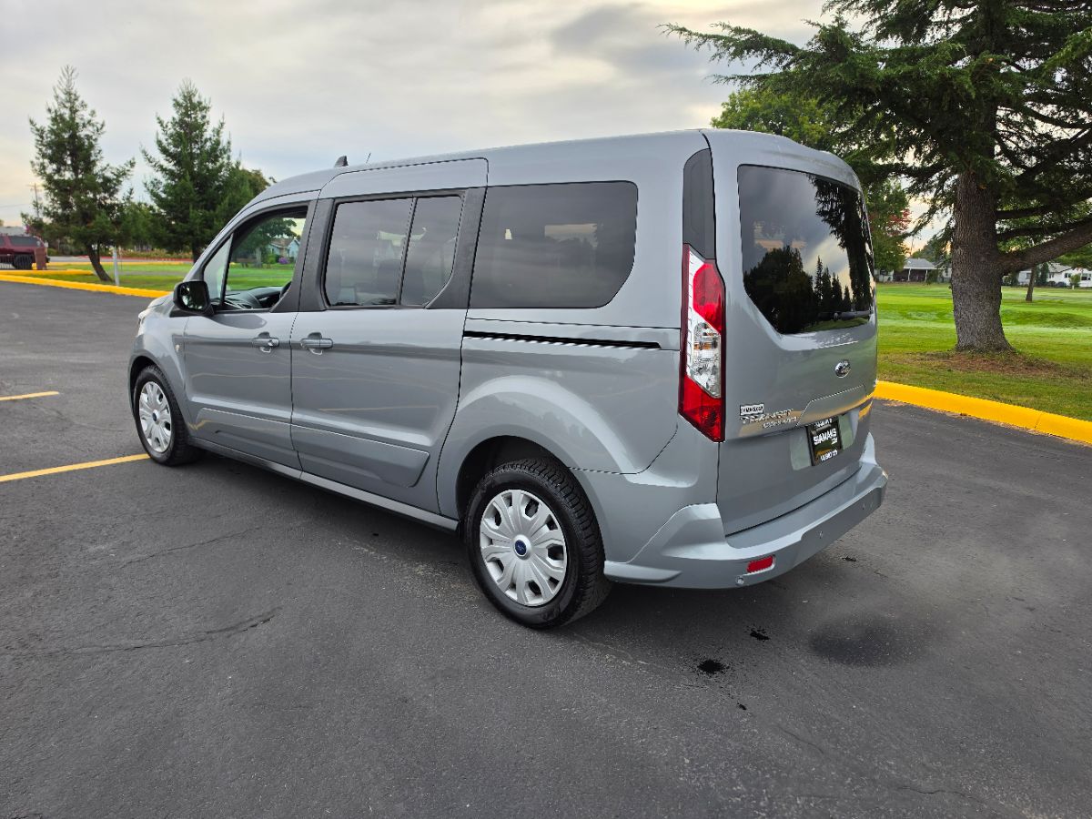 Ford Transit Connect photo 24