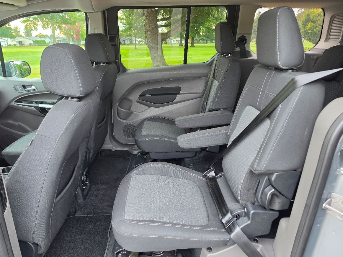 Ford Transit Connect photo 27