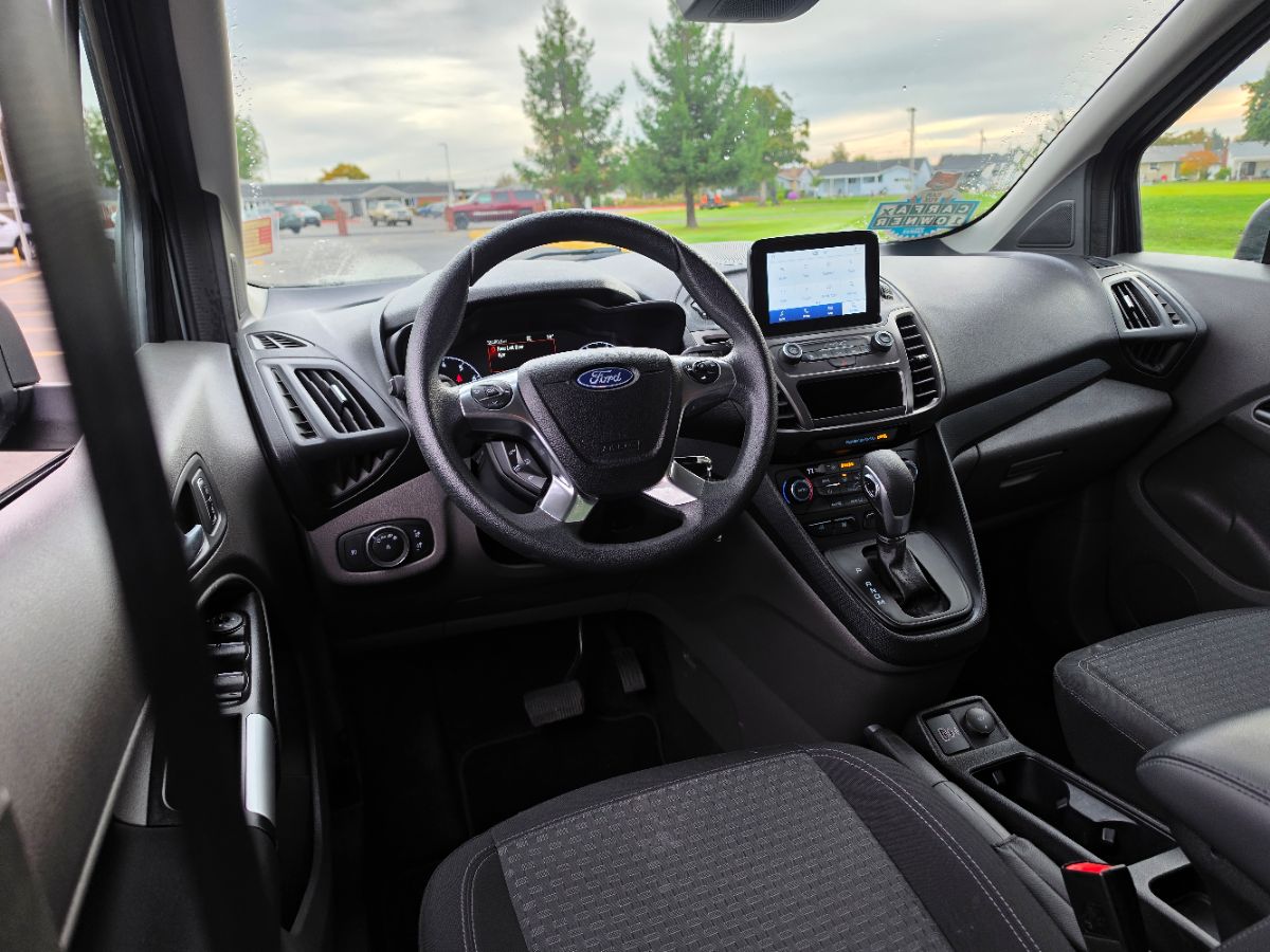 Ford Transit Connect photo 29