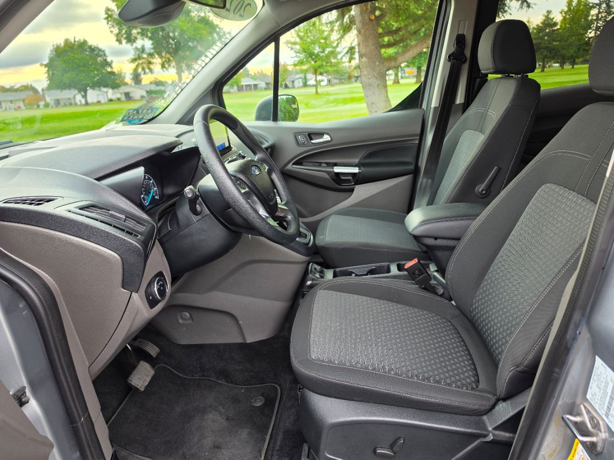 Ford Transit Connect photo 32