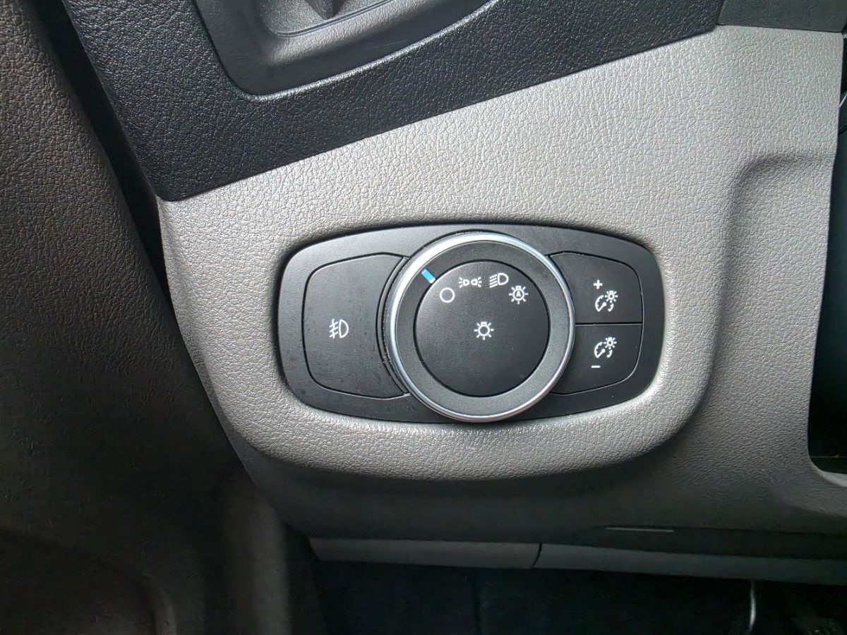 Ford Transit Connect photo 37