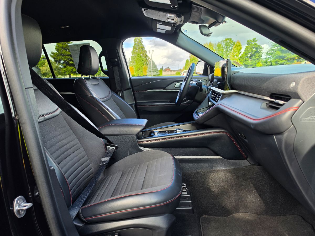Ford Explorer photo 9