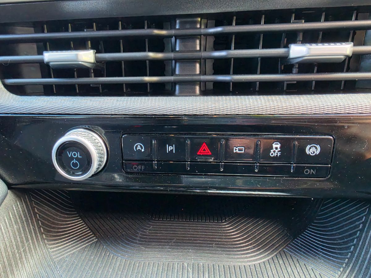 Ford Explorer photo 12