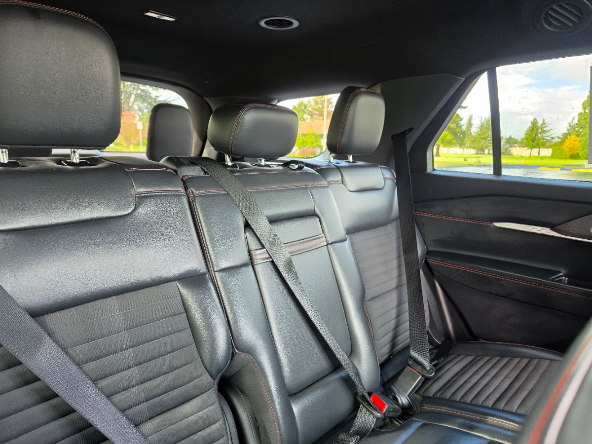 Ford Explorer photo 17